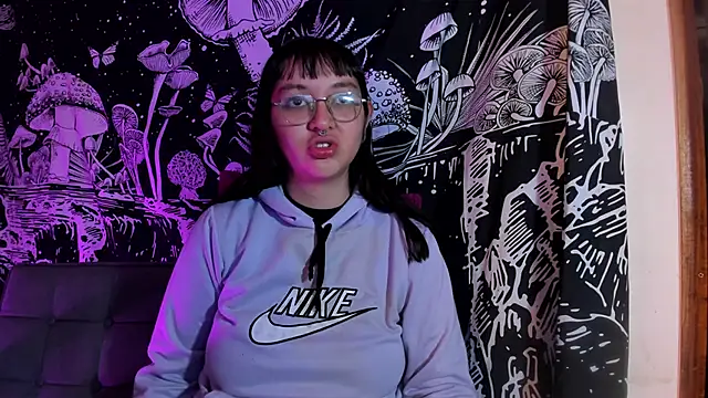 Violetaa Leee online show from October 12, 2025, 1:37 am