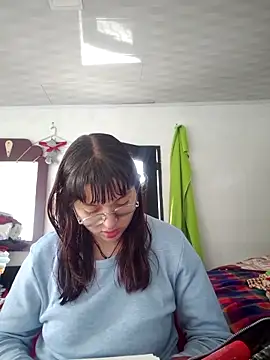 Violetaa Leee online show from October 24, 2025, 3:19 pm