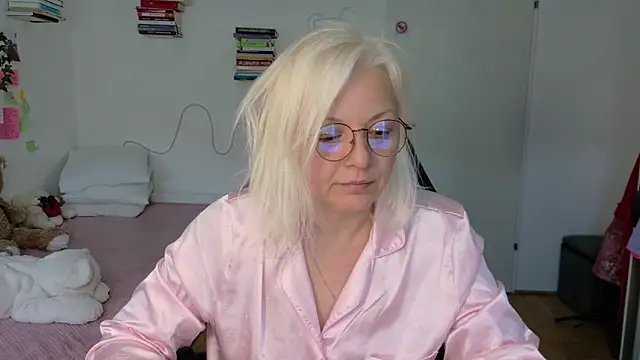 Linsy Kim online show from April 25, 2026, 9:12 am