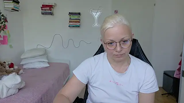Linsy Kim online show from April 26, 2026, 9:40 am