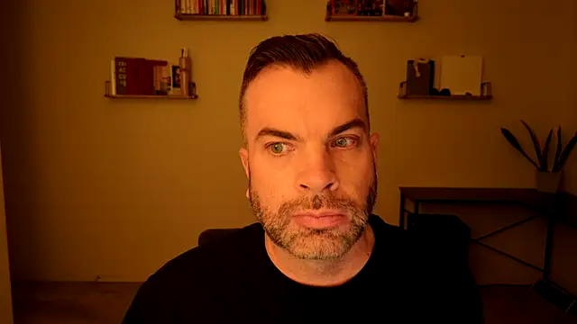 Snapshot of Ty_lerDavid chatting on November 4, 2025, 7:18 am Ty lerDavid online show from November 4, 2025, 7:18 am