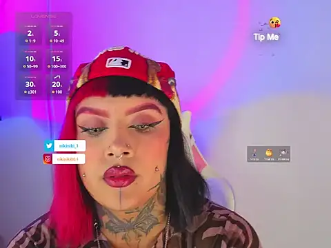 Snapshot of Adamsniki chatting on September 16, 2025, 1:50 am Adamsniki online show from September 16, 2025, 1:50 am