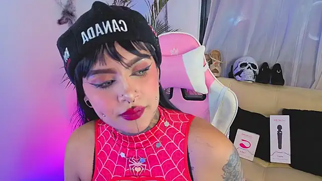 Snapshot of Adamsniki chatting on October 26, 2025, 10:36 pm Adamsniki online show from October 26, 2025, 10:36 pm