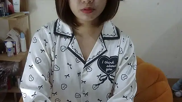 anna-sweet69 online show from November 4, 2025, 2:21 am