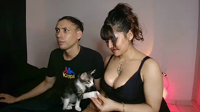 Demian-melany online show from May 22, 2026, 4:52 am