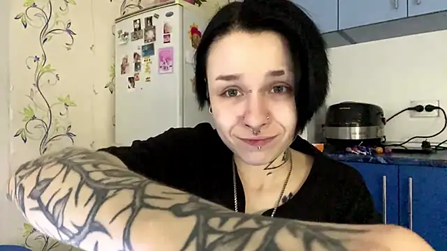 Snapshot of CandaceBlaze chatting on October 4, 2025, 8:18 pm CandaceBlaze online show from October 4, 2025, 8:18 pm