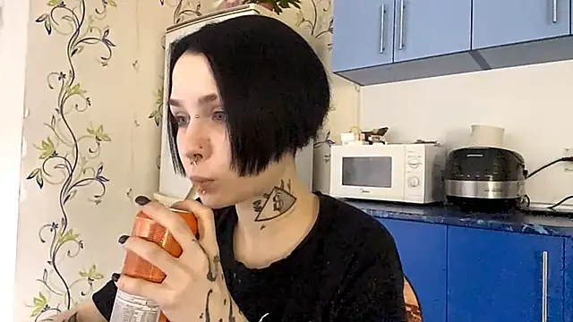 Snapshot of CandaceBlaze chatting on October 17, 2025, 8:11 pm CandaceBlaze online show from October 17, 2025, 8:11 pm
