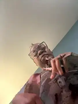 Snapshot of Tishrella6 chatting on January 7, 2026, 9:39 pm Tishrella6 online show from January 7, 2026, 9:39 pm