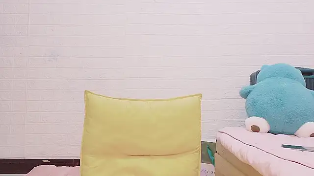 Snapshot of marina-cutegirll chatting on October 20, 2025, 11:32 am marina-cutegirll online show from October 20, 2025, 11:32 am