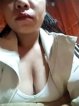 venu00 online show from November 3, 2025, 11:26 pm