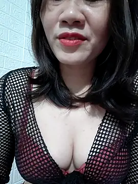 Snapshot of Singlemom69x chatting on April 24, 2026, 12:13 am Singlemom69x online show from April 24, 2026, 12:13 am