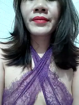 Snapshot of Singlemom69x chatting on May 11, 2026, 12:27 am Singlemom69x online show from May 11, 2026, 12:27 am
