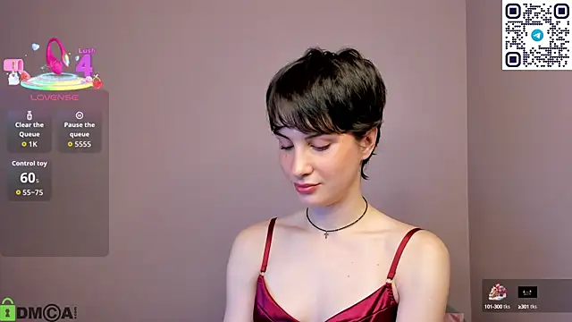 Snapshot of Adeline_Perle chatting on September 12, 2025, 2:11 am Adeline Perle online show from September 12, 2025, 2:11 am