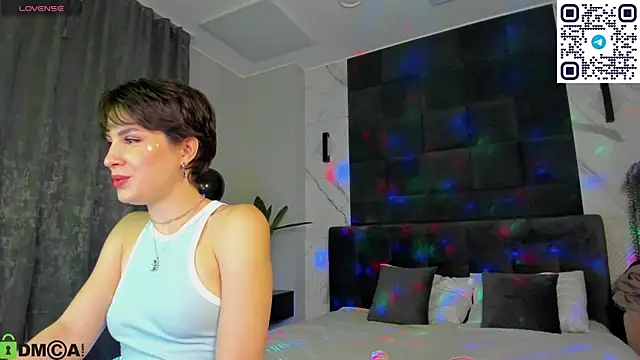 Snapshot of Adeline_Perle chatting on September 13, 2025, 1:16 am Adeline Perle online show from September 13, 2025, 1:16 am