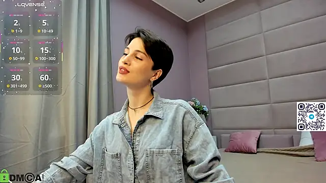 Snapshot of Adeline_Perle chatting on October 10, 2025, 11:26 pm Adeline Perle online show from October 10, 2025, 11:26 pm