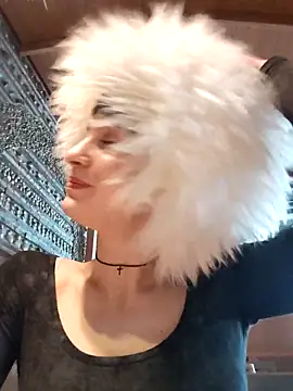 Snapshot of Adeline_Perle chatting on October 13, 2025, 7:19 am Adeline Perle online show from October 13, 2025, 7:19 am