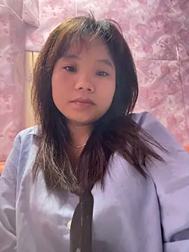 Ngoc-bbi online show from May 4, 2026, 9:55 pm