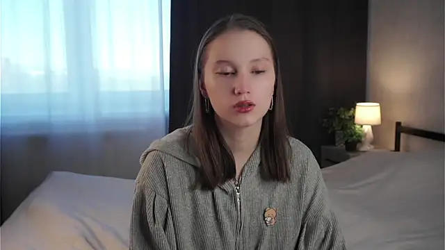 MelaniSeiver online show from June 18, 2026, 1:06 am