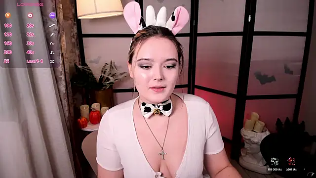 Snapshot of HeyMary chatting on October 30, 2025, 10:06 am HeyMary online show from October 30, 2025, 10:06 am