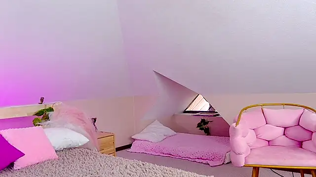 Snapshot of Liann_Stark chatting on October 28, 2025, 7:01 am Liann Stark online show from October 28, 2025, 7:01 am