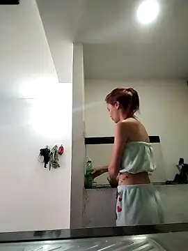 Snapshot of dulcelatin21 chatting on October 11, 2025, 3:21 pm dulcelatin21 online show from October 11, 2025, 3:21 pm