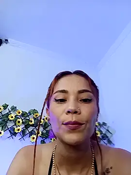 Snapshot of dulcelatin21 chatting on October 25, 2025, 1:13 am dulcelatin21 online show from October 25, 2025, 1:13 am