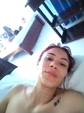 Snapshot of dulcelatin21 chatting on October 31, 2025, 3:46 pm dulcelatin21 online show from October 31, 2025, 3:46 pm