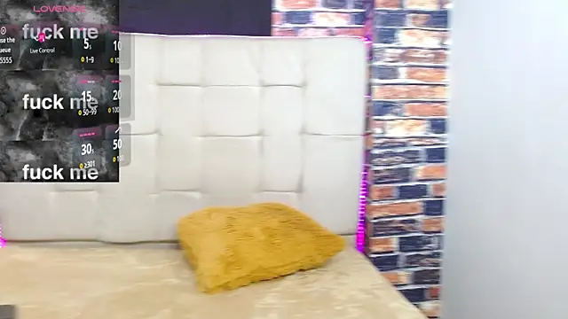 Snapshot of marilunabrown303av chatting on October 22, 2025, 11:54 am marilunabrown303av online show from October 22, 2025, 11:54 am