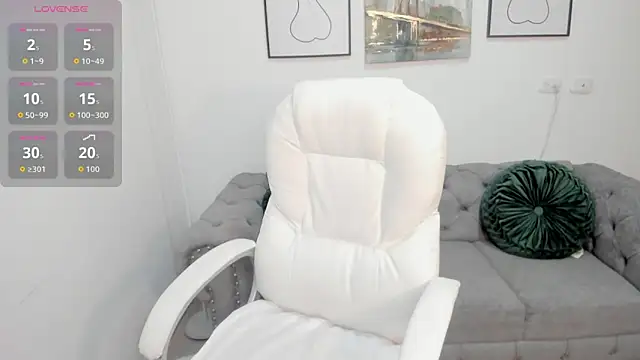 pekylove  online show from September 19, 2025, 12:28 pm