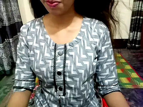 blackpori online show from November 4, 2025, 2:10 am