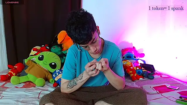 aaronjames1 online show from December 18, 2025, 2:50 am