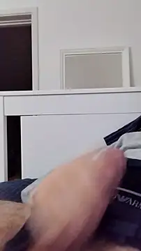 NewJoiner online show from November 10, 2025, 8:41 pm