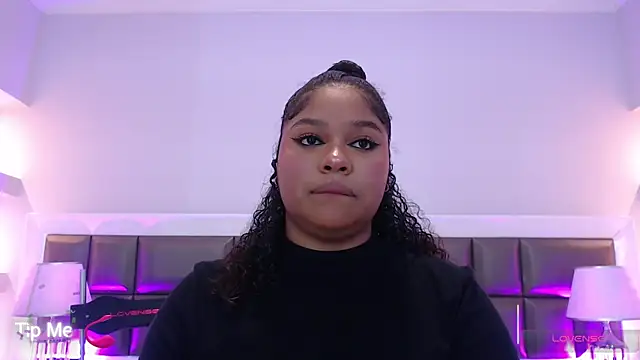 Snapshot of LennaEvans chatting on October 25, 2025, 1:18 pm LennaEvans online show from October 25, 2025, 1:18 pm