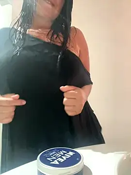 Mayra milk online show from October 15, 2025, 7:14 pm