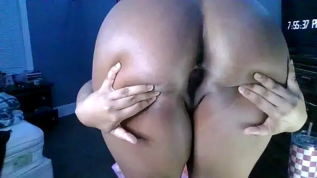 Snapshot of ebonymama23 chatting on October 24, 2025, 11:56 pm ebonymama23 online show from October 24, 2025, 11:56 pm