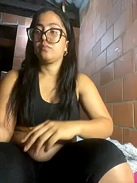 Jessyivonne online show from September 19, 2025, 3:08 am