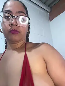 Snapshot of Jessyivonne chatting on May 6, 2026, 8:03 pm Jessyivonne online show from May 6, 2026, 8:03 pm