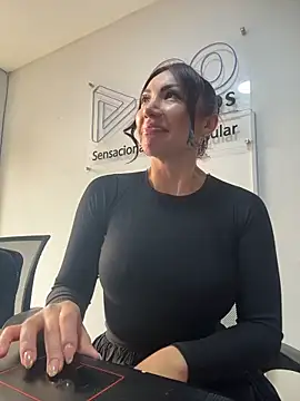 Sarahlove 90 online show from December 3, 2025, 5:44 pm