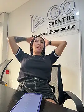 Sarahlove 90 online show from December 5, 2025, 7:54 pm