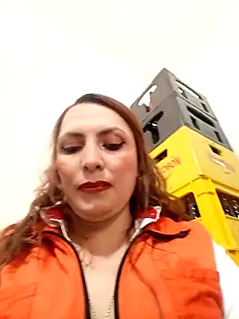 VERONICA  03 online show from December 15, 2025, 5:50 pm