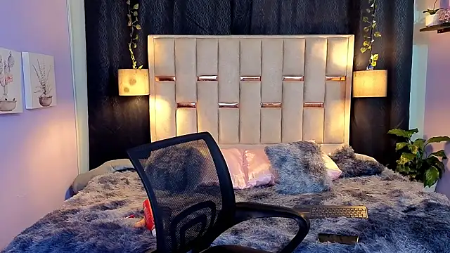 Snapshot of melody-rouss chatting on September 20, 2025, 3:51 am melody-rouss online show from September 20, 2025, 3:51 am