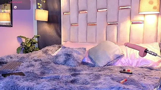 Snapshot of melody-rouss chatting on September 21, 2025, 4:25 am melody-rouss online show from September 21, 2025, 4:25 am