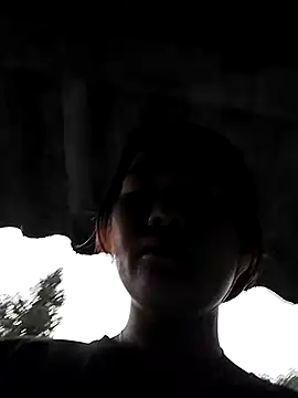 lylylove online show from October 3, 2025, 12:07 am