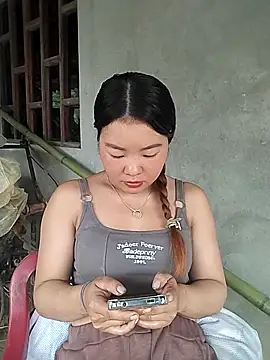 lylylove online show from June 17, 2026, 1:08 am