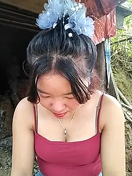 lylylove online show from July 30, 2026, 11:48 pm