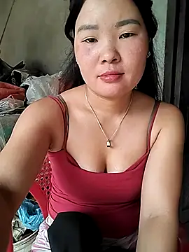 lylylove online show from August 9, 2026, 3:23 am