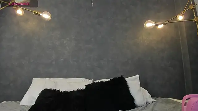 skailyn angels online show from September 9, 2025, 5:07 am