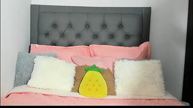 Snapshot of ImSofia222_ chatting on March 6, 2026, 11:12 pm ImSofia222 online show from March 6, 2026, 11:12 pm