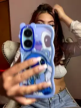 Snapshot of Sara_pink18 chatting on October 13, 2025, 8:14 am Sara pink18 online show from October 13, 2025, 8:14 am