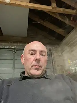 Snapshot of Richmcgee chatting on March 8, 2026, 8:23 pm Richmcgee online show from March 8, 2026, 8:23 pm
